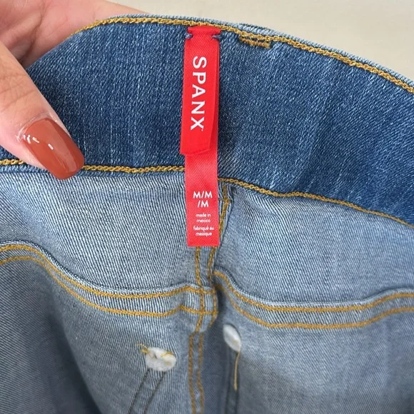 Spanx Seamed Front Wide Leg Jeans Vintage Indigo Size Medium - Picture 10 of 12